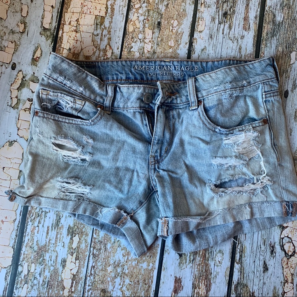 American eagle distress shorts